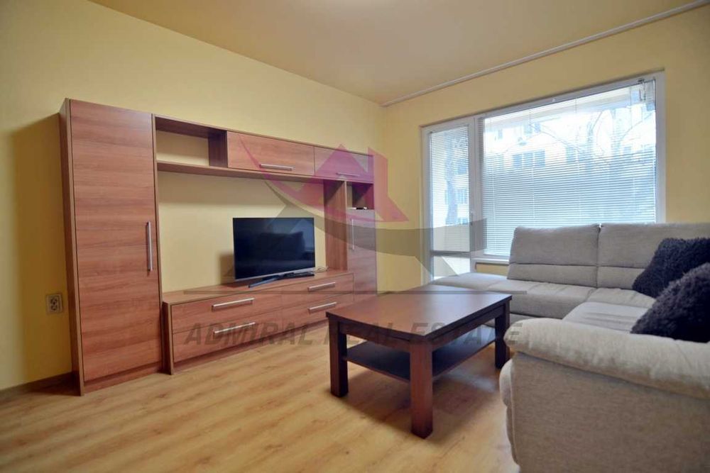 Дава се под наем Тристаен апартамент в Варна, Червен площад - 72 кв.м за 538.56 € - Снимка #2