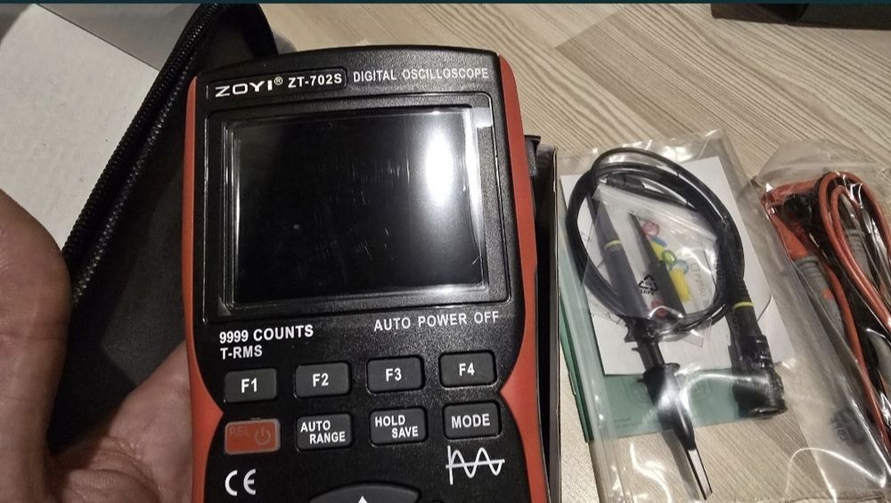 Osciloscop digital,multimetru ZT 702S
