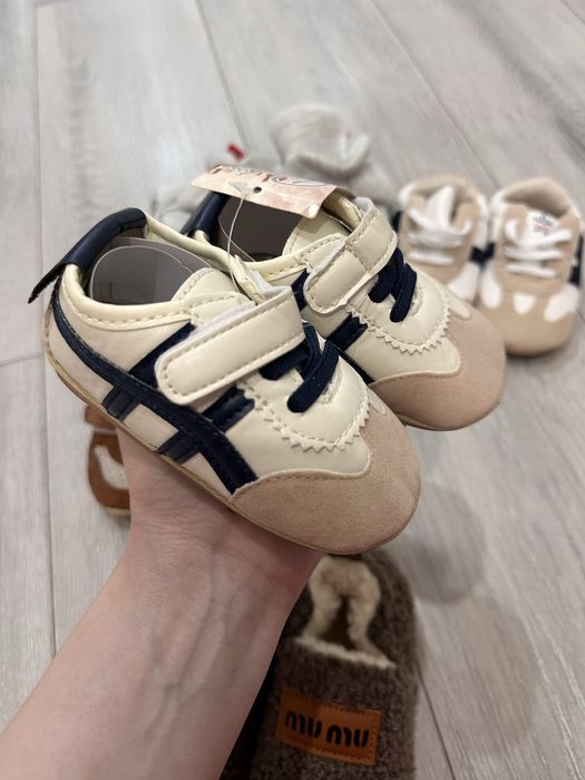 Продам детскую обувь