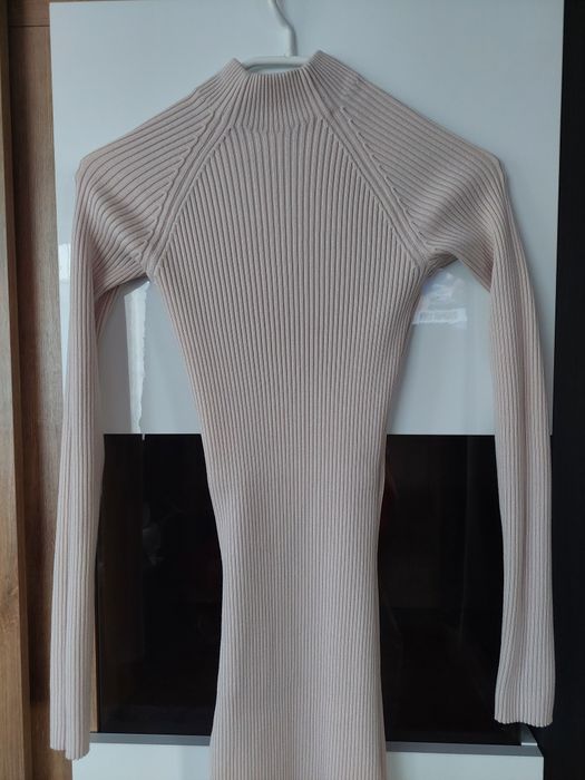 Рипсена рокля Reserved