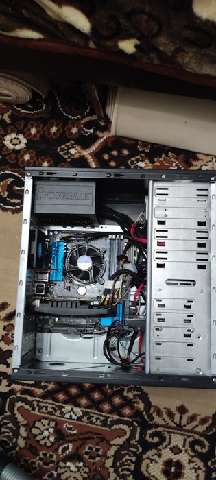 Продавам настолен компютър Intel I5 4460
