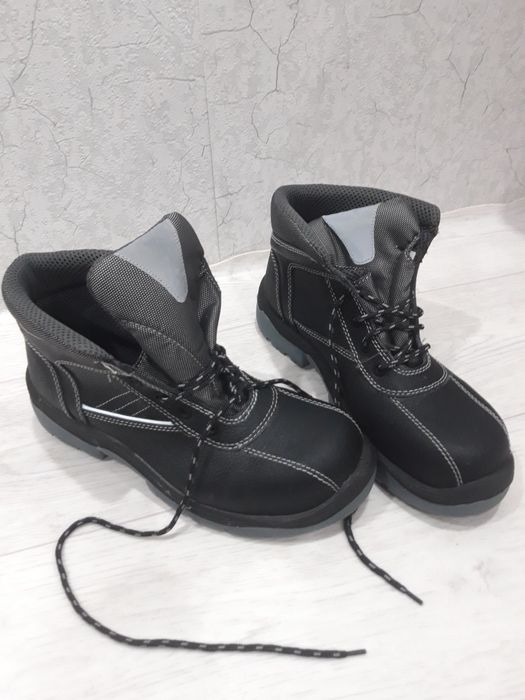 Продам спецобувь