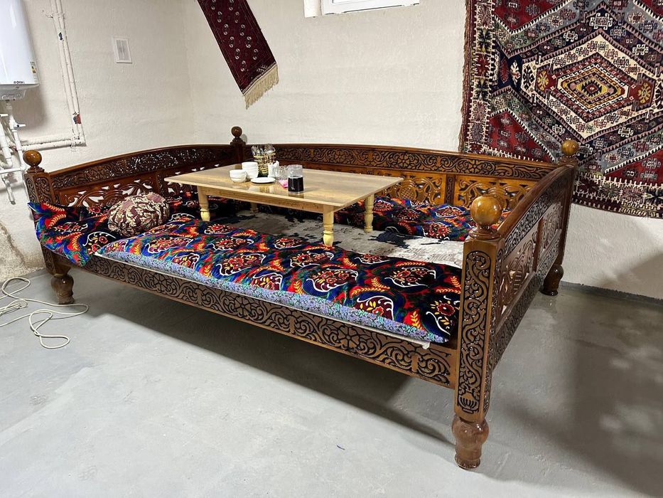 Mebelni yumshoq ugaloq va tapchan