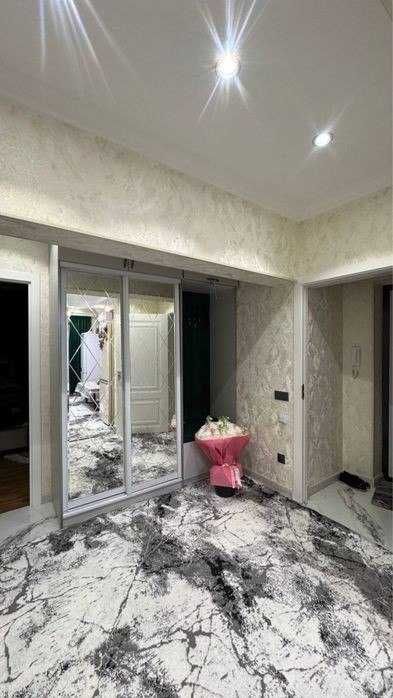 СРОЧНО! 3 комнатная ЕВРО ремонт 88м2, ориентир ресторан Биллюр