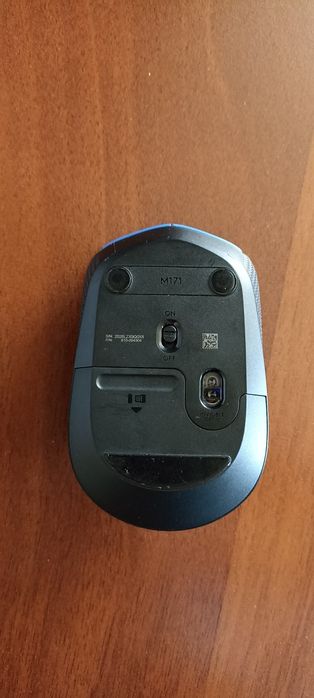 Классная копьютерная мышь . От хорошего бренда Logitech