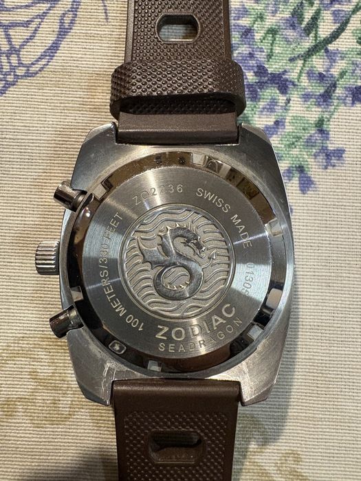 Продавам часовник Zodiac Z 02236