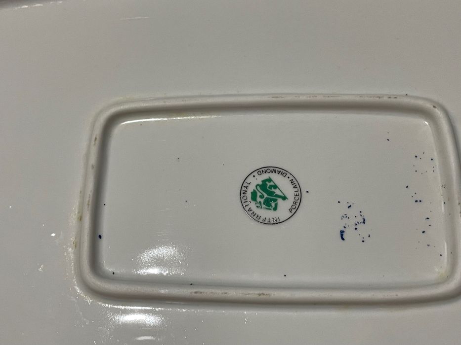 Голямо порцеланово плато с маркировка