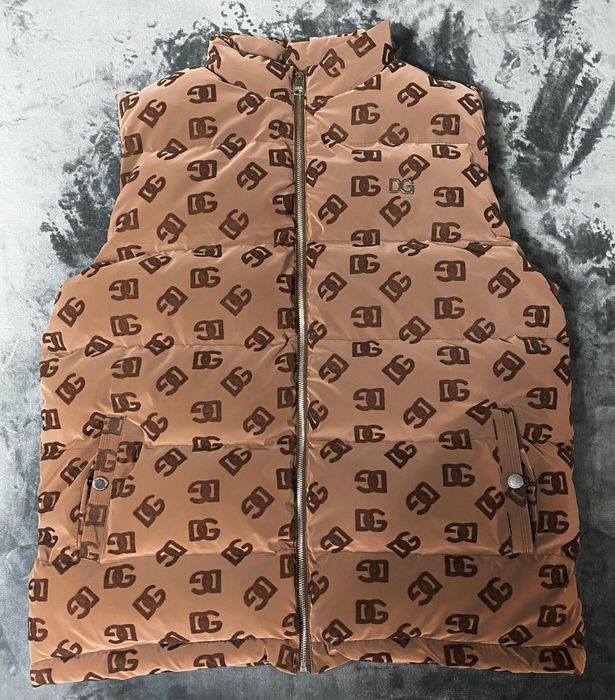 Vând vesta noua de bărbați