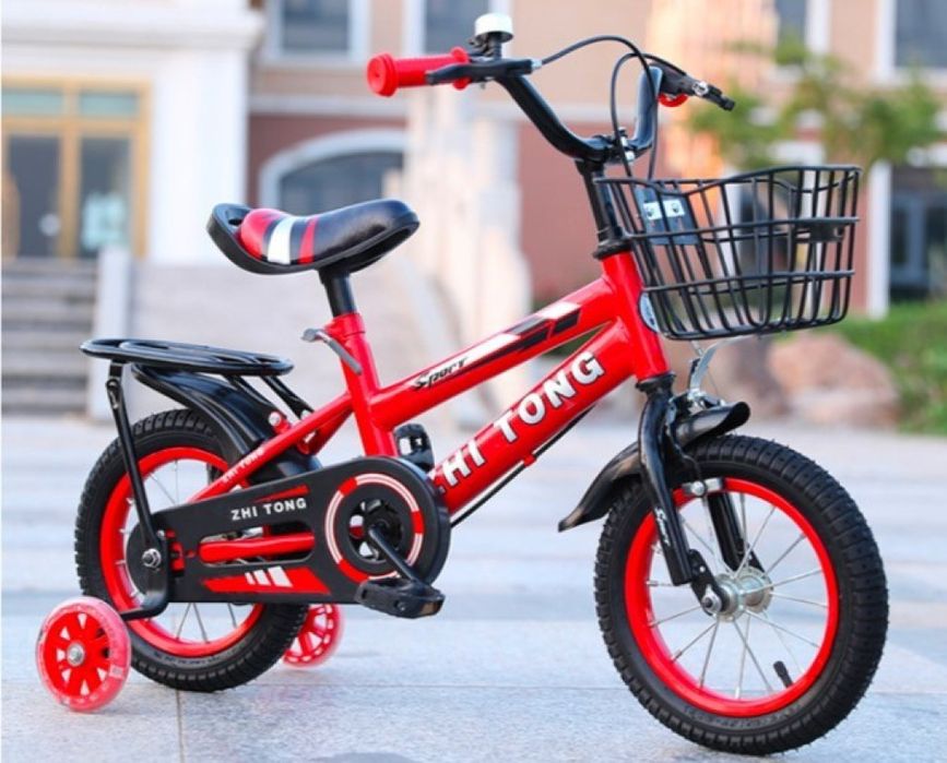 Детски велосипед с кош, помощни колела и два вида спирачки
12 цола 135