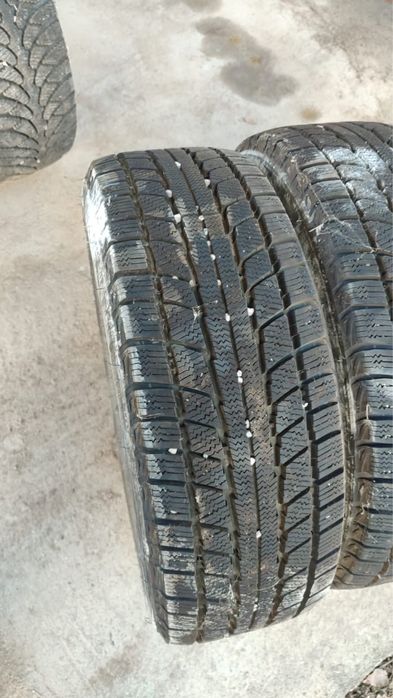 Шины зимние, липучка
