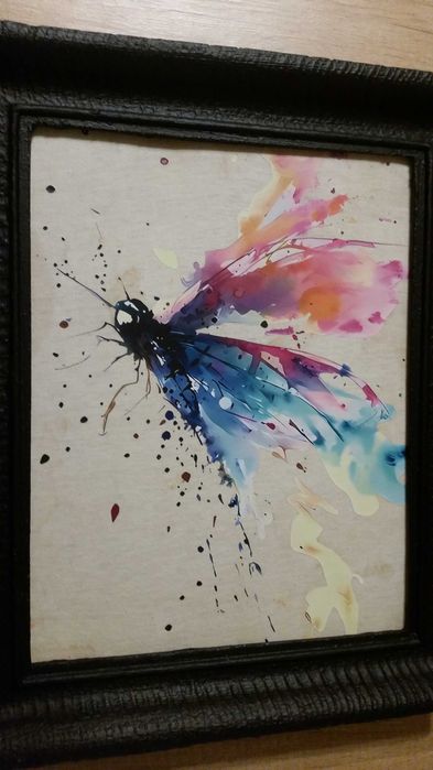 Интересна картина, рисувана на тънък плат. Изглежда супер!