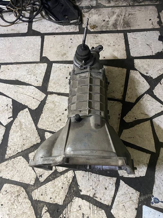 Продам запчасти на машину ..