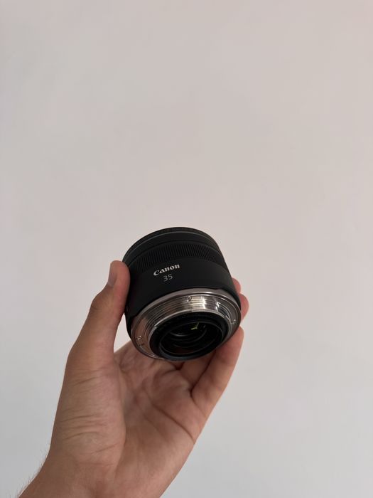 canon rf 35mm f/1.8 macro is stm като нов