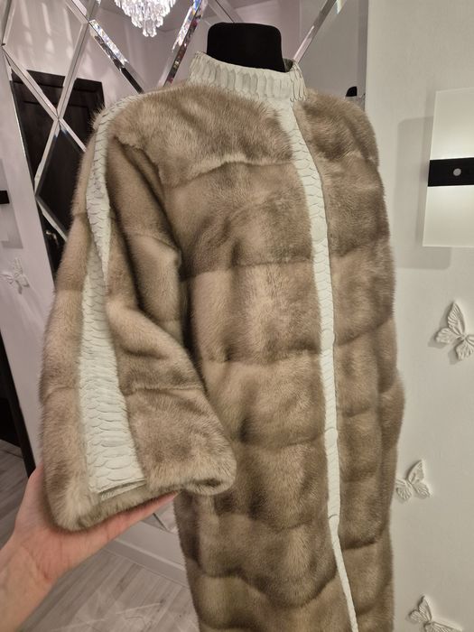 Норкавая шуба с питоном