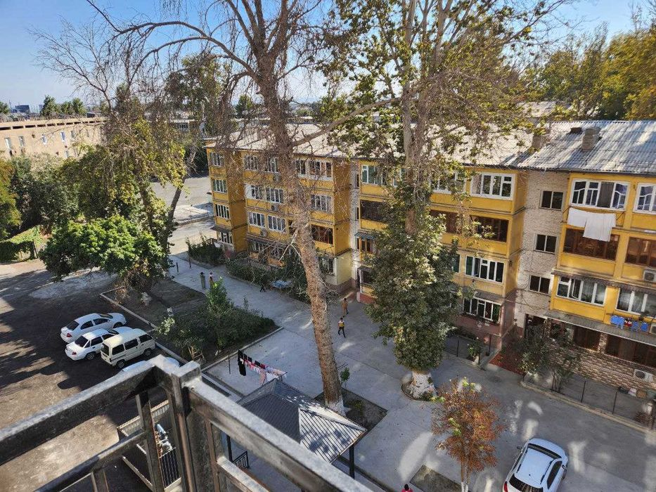 3 xonali xonadon yangi qurilgan ko'p qavatli uyda sotiladi