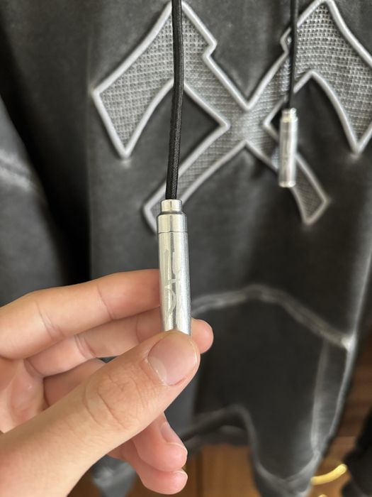 Luda hoodie много запазено!
