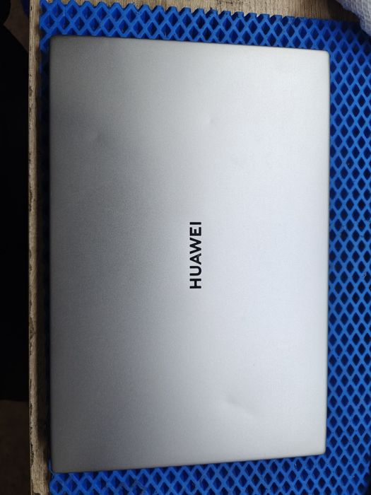 Ноутбук Huawei i5/8gb/ssd512
