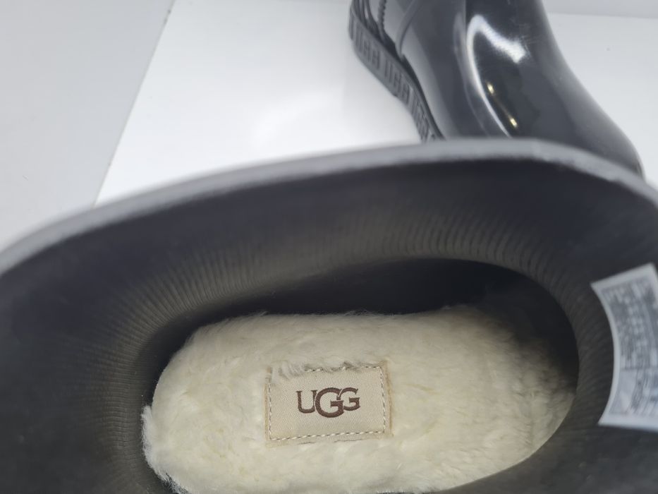 Ботуши UGG Drizlita

Чисто нови с кутия.

Размер 36 стелка 22.5 см.
(У