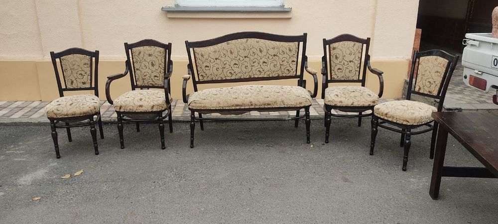 Продаются старинная    этажарка.