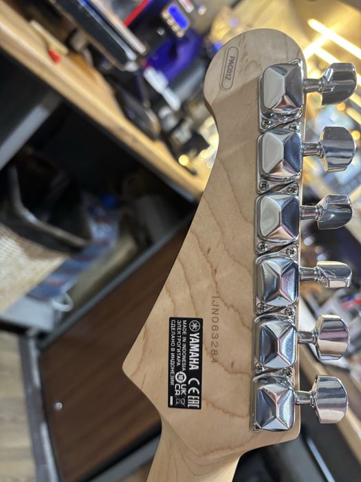 Yamaha Pacifica A012