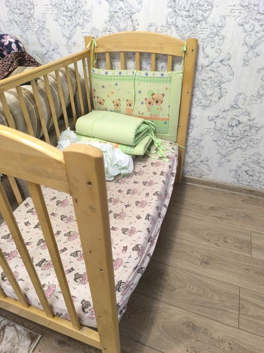 Продам кроватку детскую(не полная)