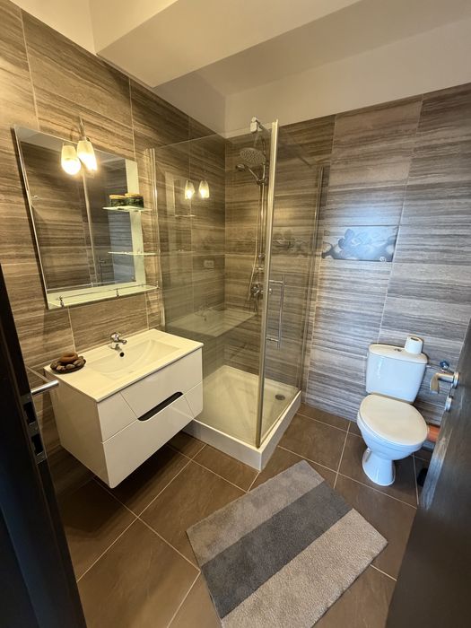 Inchiriez apartament 3 camere