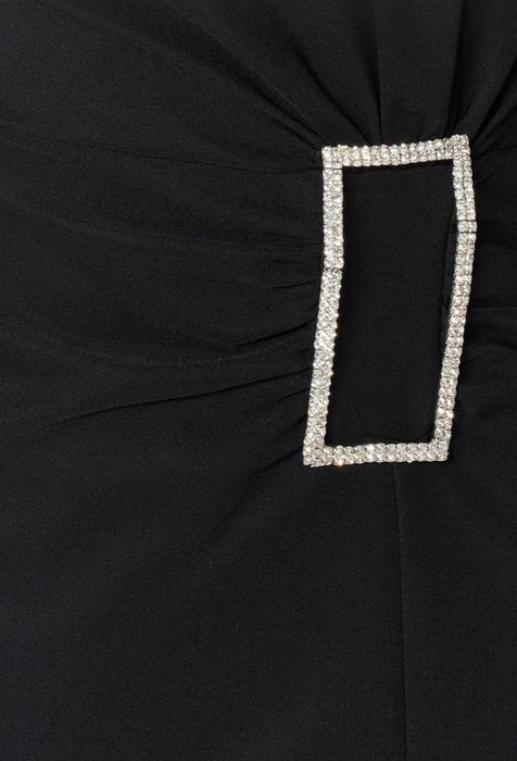 Елегантна дълга черна рокля