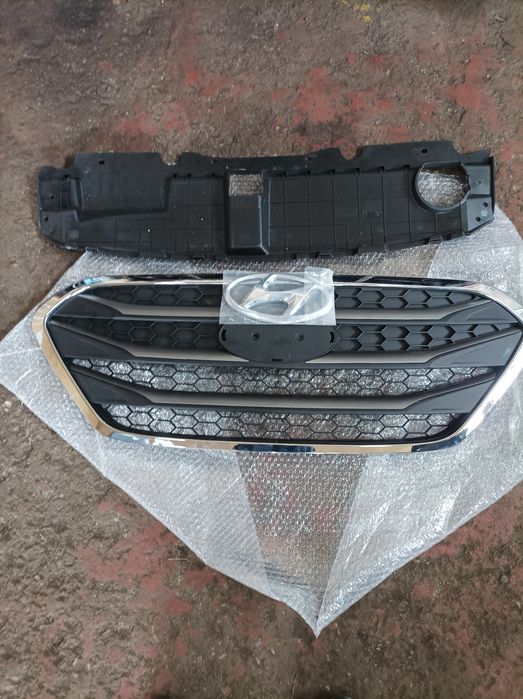 Решетка предна броня Hyundai Tucson  ix35