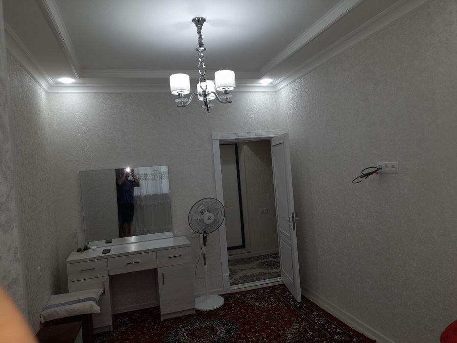 Юнусабад-6, 5 дом. Срочно продаётся сваю 3-х комнатная квартиру.