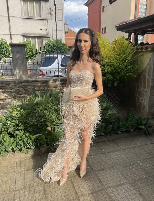 Продавам бална рокля