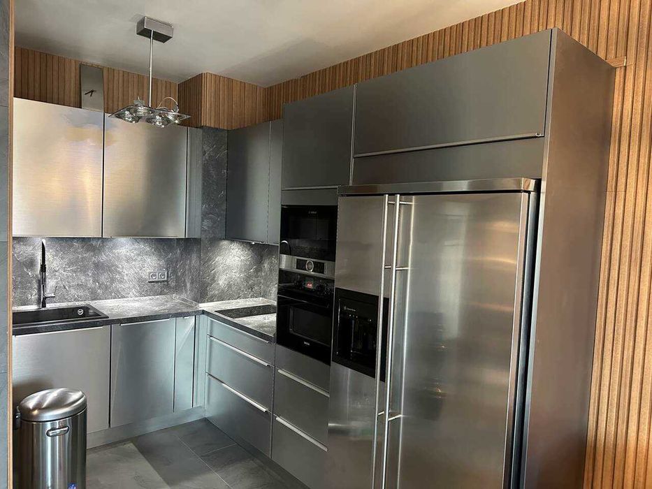 Дава се под наем Тристаен апартамент в София, Оборище - 110 кв.м за 1200 € - Снимка #1