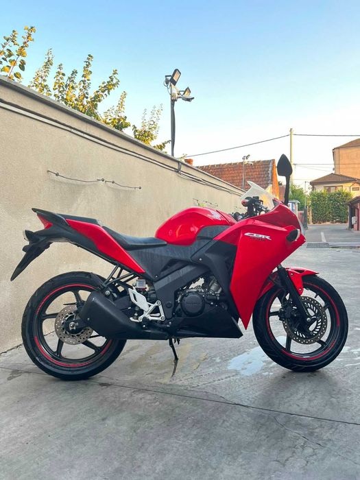 Honda CBR 125R 2014 / 14000 km / Rosu