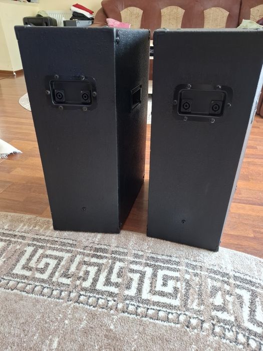 Boxe pasive fane colossus cu difuzoare de 12 500 wați rms