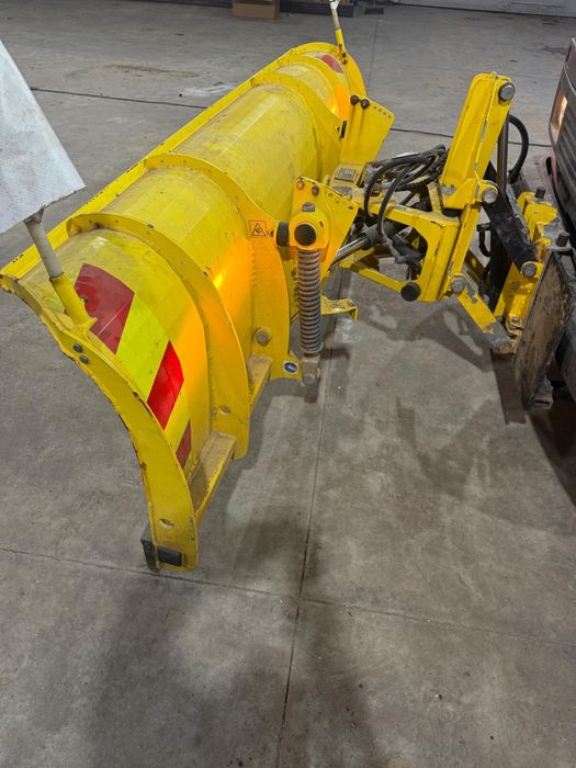 Volkswagen LT - Autospeciala de deszapezire (Lama+Sararita)