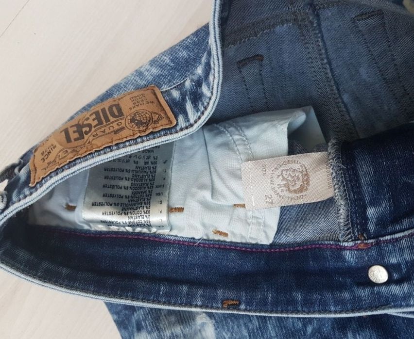 Blugi Diesel Nr.27 corespunde la un S-M