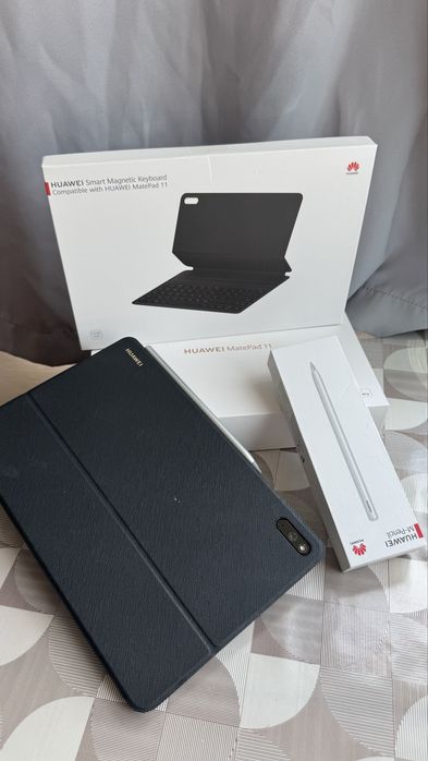 Таблет Huawei Matepad 11 + клавиатура и стилус