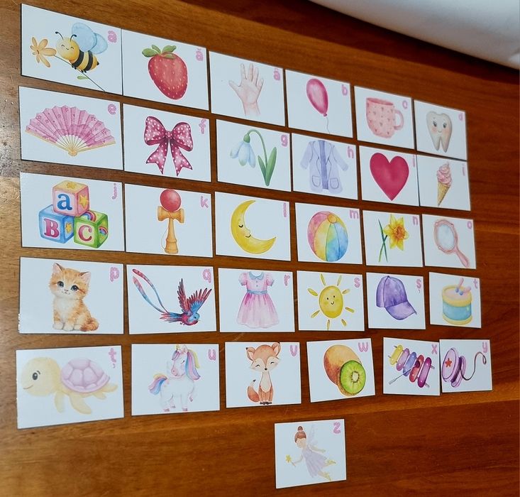 Joc educativ – Alfabetul pentru fete- Litere mari și mici + imagini |