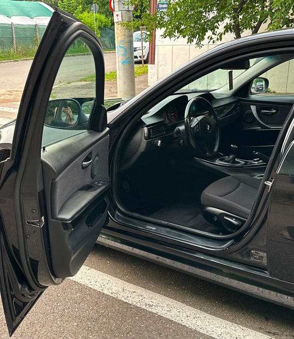 BMW 3 Series 2010 — imagine 5