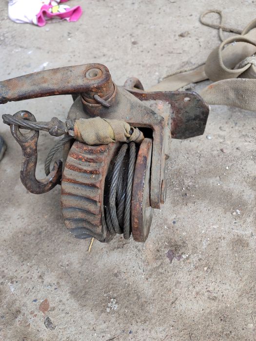 Продам подъемник троссовый