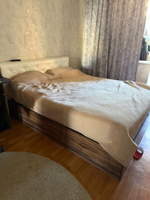 Спальная кровать