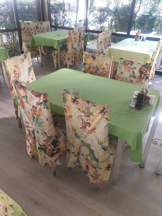 Продавам  столове за ресторант !