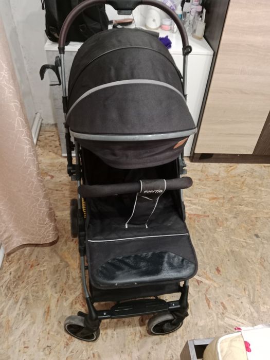 Срочно продам коляску Б/у