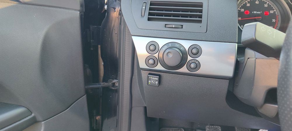 Vând Opel astra h sau schimb