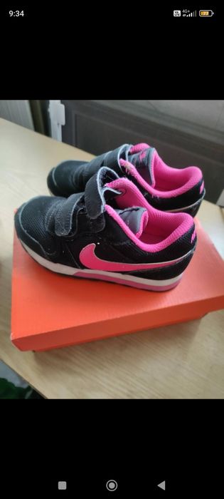 2 чифта маратонки Найк 26 номер