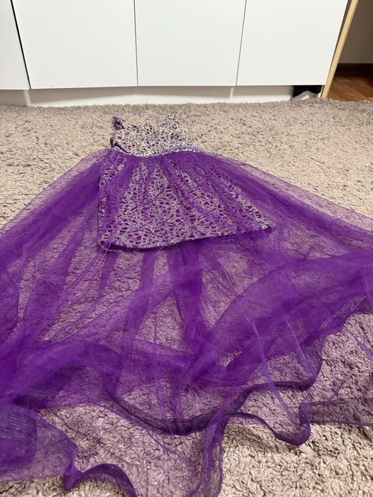 Шикарное платье для 8-10 лет