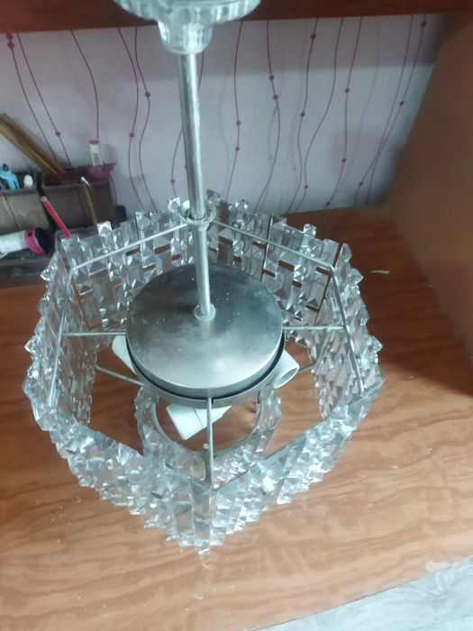 Продам люстру бу