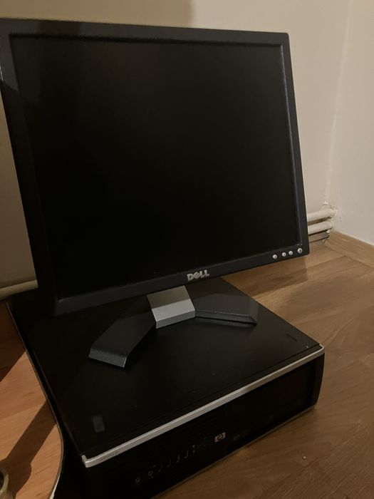 Vand pc Hp cu tot cu monitor