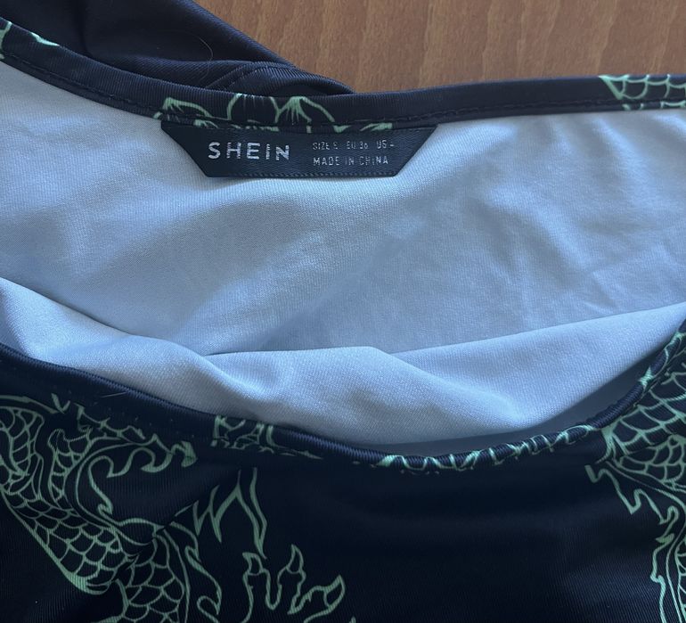 Потници в различни цветове и размери по 5€, Stradivarius, Shein, New Yorker, сивият потник от 2 снимка е в М размер, прочетете описанието!