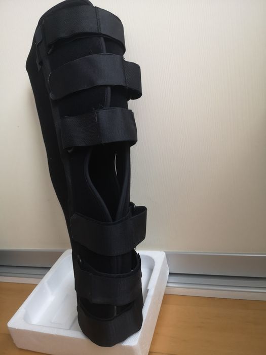 Orteza fixa de genunchi atela de imobilizare  genunchi