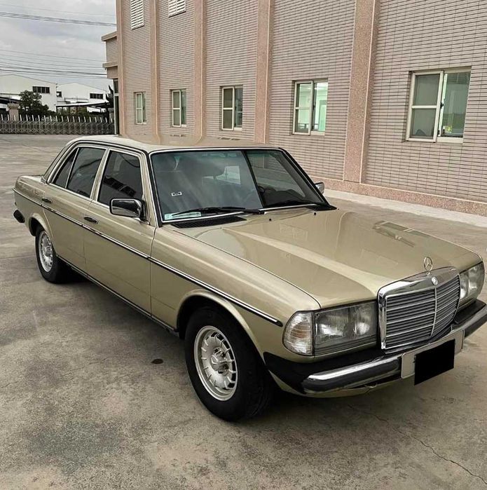 Мигачи Бели Мерцедес 123 нови комплект Mercedes w123